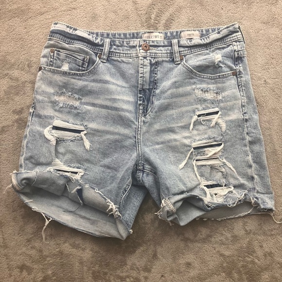 Departwest Light Wash Blue Denim Distressed Jean Shorts Size 33 - Picture 1 of 9